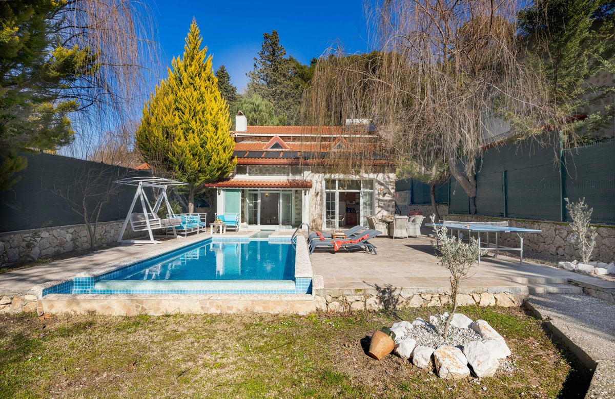 Airbnb vs VRBO: Best Platform for Branson Rentals